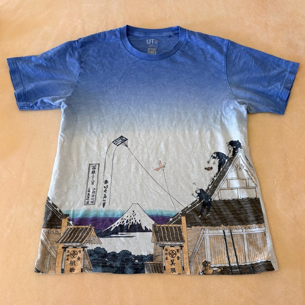 Uniqlo UT Hokusai Blue T-Shirt Mens L Blue Good Mount Fuji Graphic Tee